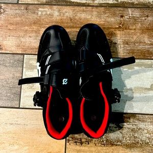 Peloton Mens cycling shoes size 10.5